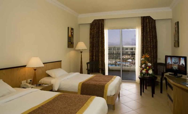 体验克罗赛兹园地酒店 沙姆沙伊赫 外观 照片 A room at the Hilton Sharm El Sheikh